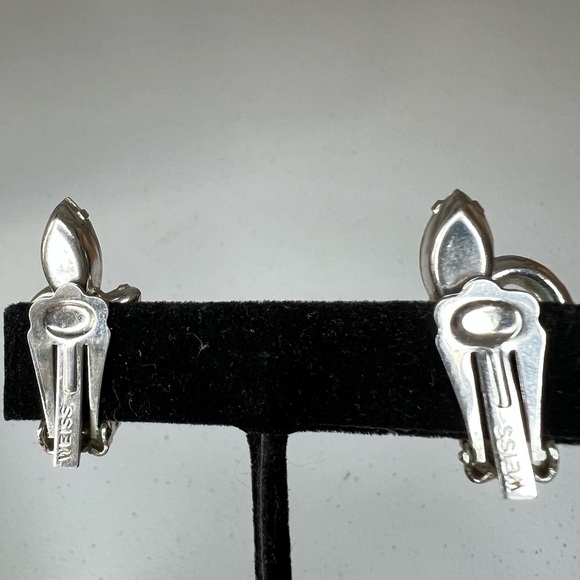 VINTAGE SIGNED WEISS CLEAR RHINESTONE CLIP ON EARRINGS - Picture 6 of 11